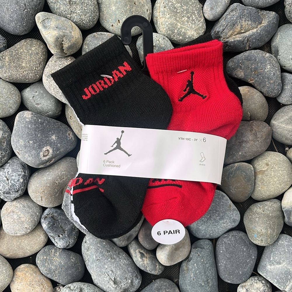 JORDAN 6 Pack Cushioned Ankle Socks GYM Red Black White Gray 10C - 3Y
